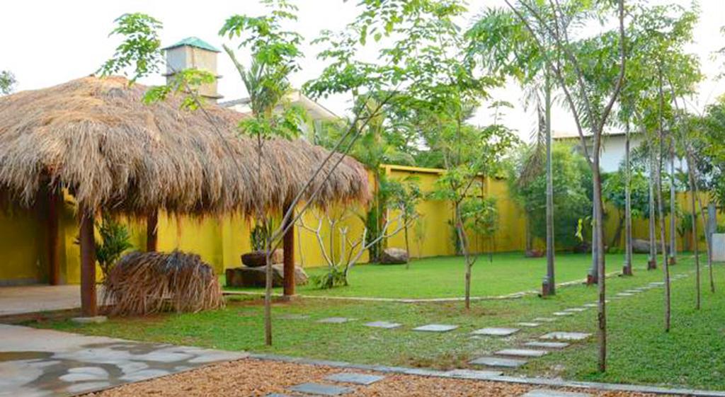 Inlak Garden Hotel Negombo Exterior photo