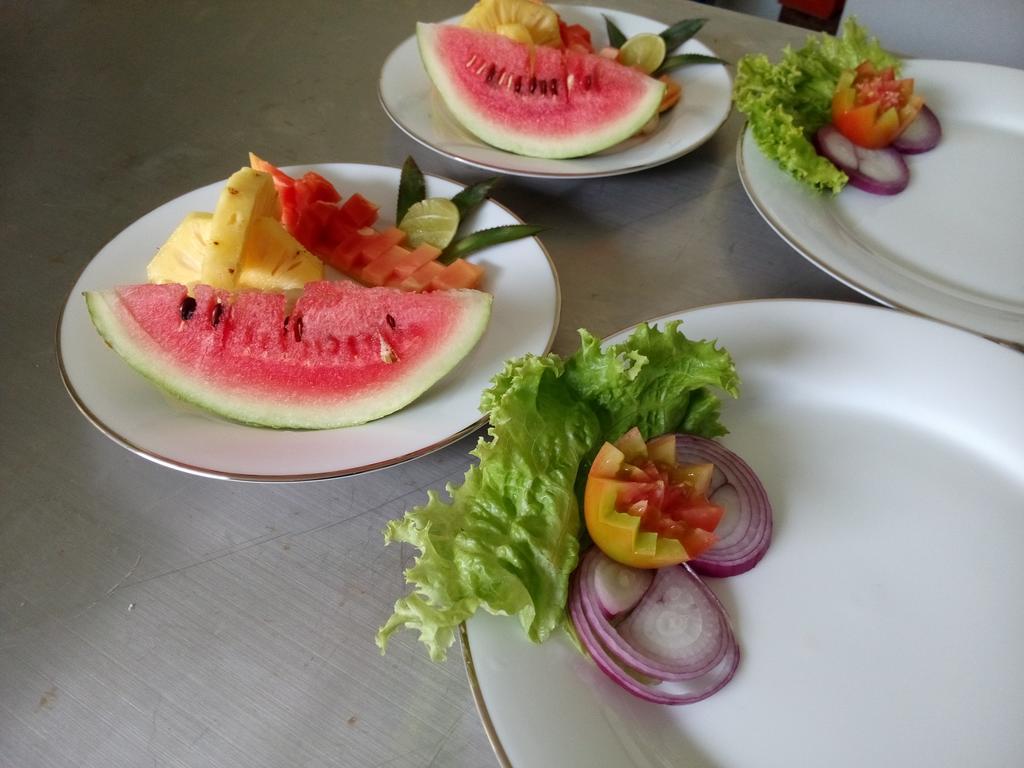 Inlak Garden Hotel Negombo Exterior photo
