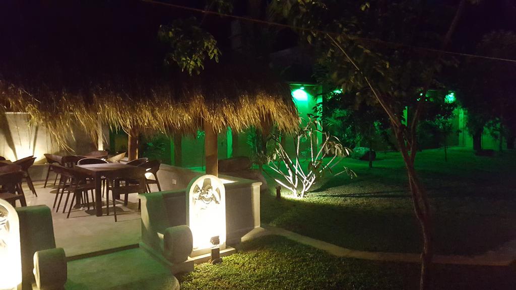 Inlak Garden Hotel Negombo Exterior photo