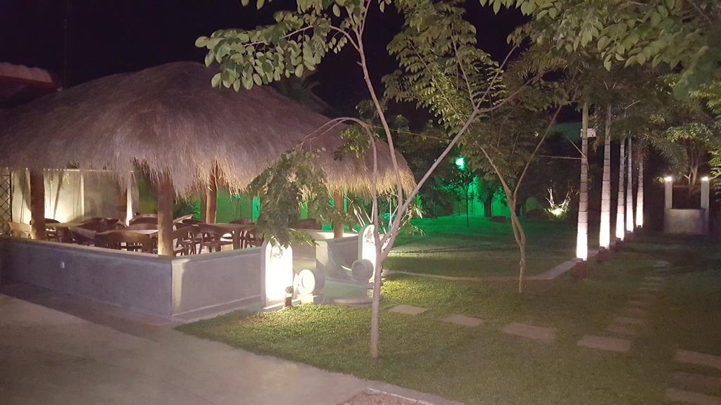 Inlak Garden Hotel Negombo Exterior photo
