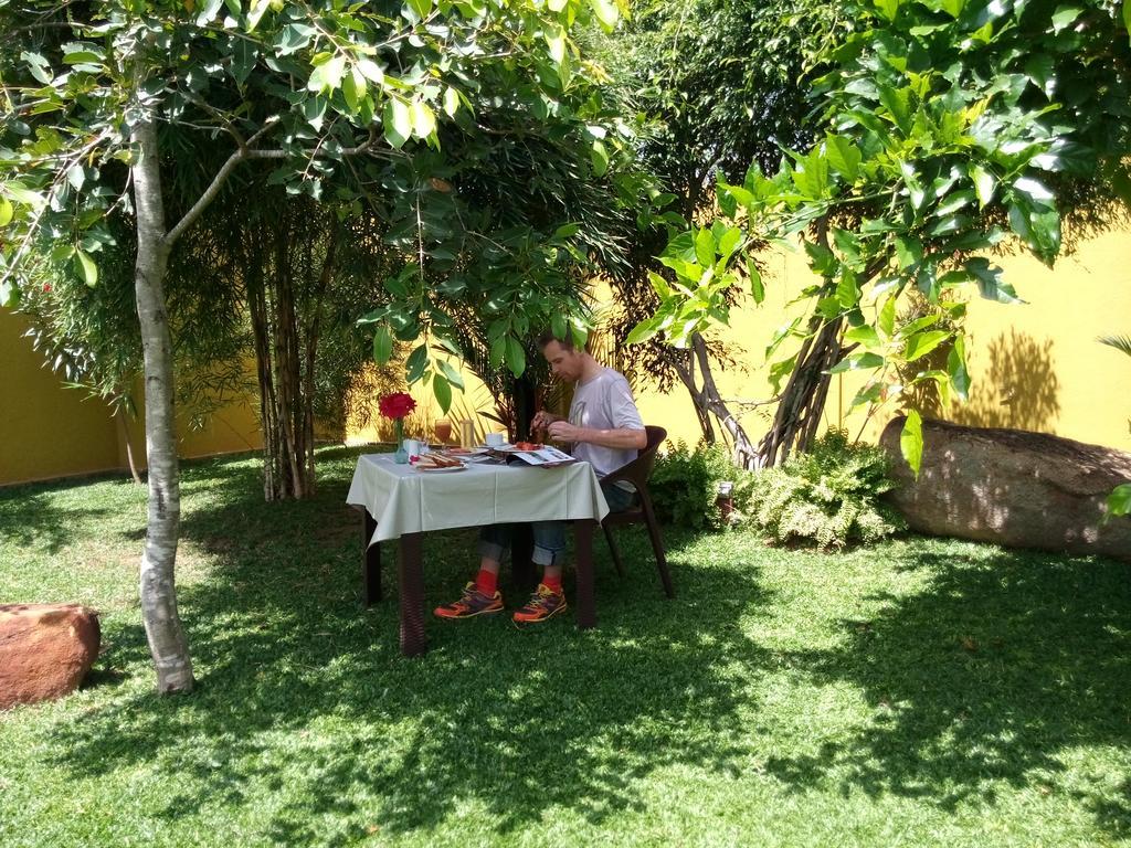Inlak Garden Hotel Negombo Exterior photo